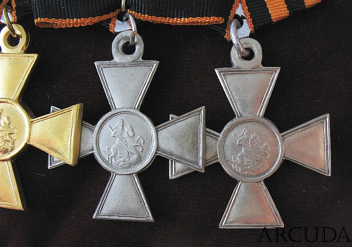 Крест Георгиевский, бант, все 4 степени в футляре (муляж)